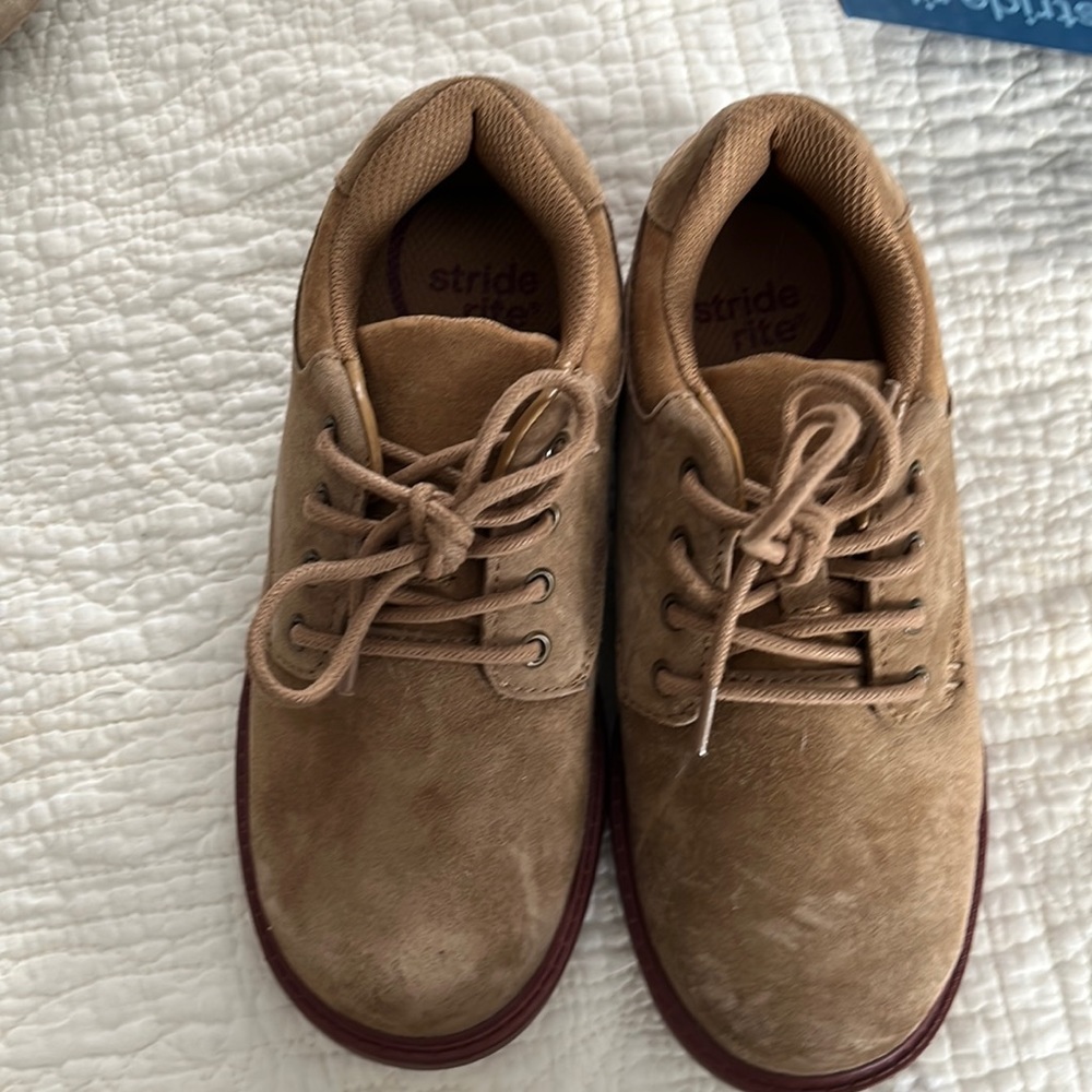 Stride Rite sr Murphy size 13M shoes. Barely worn. CB008302